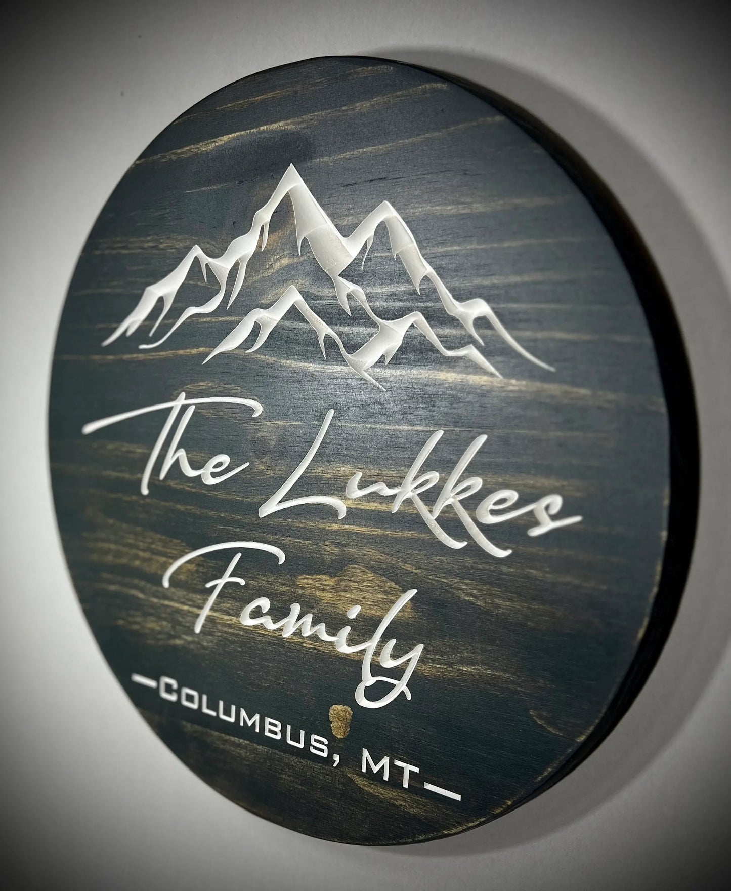 15" Round Custom Family or Name Sign